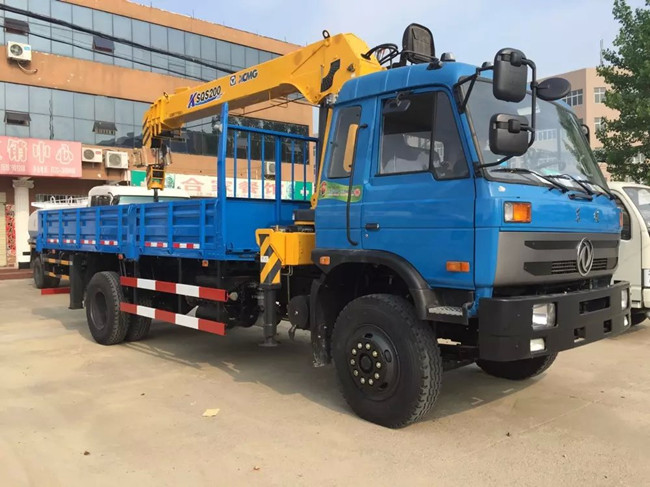 東風145隨車吊（可裝3.5噸~6.3噸吊機）