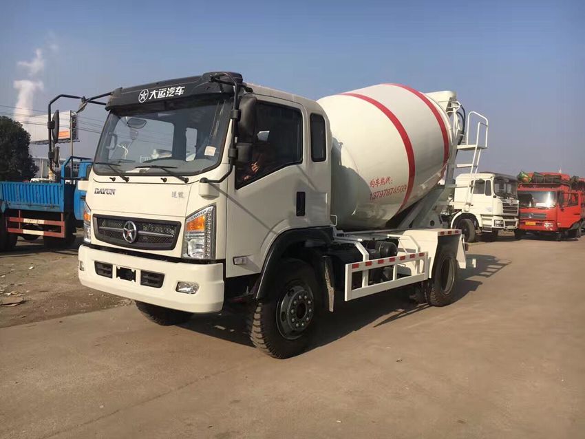 大運(yùn)混凝土攪拌運(yùn)輸車(chē)
