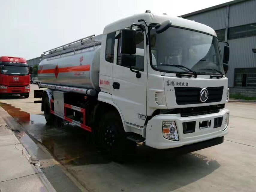 國五東風(fēng)新款后八輪運(yùn)油車