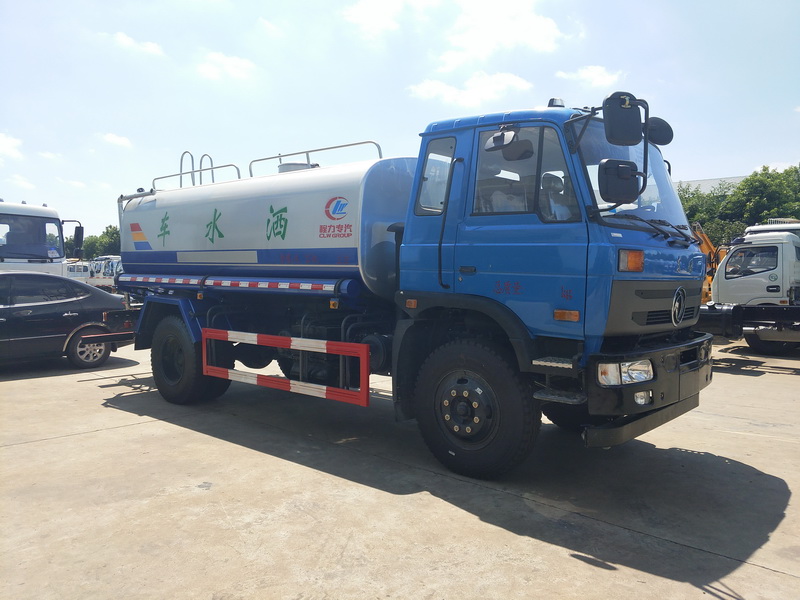 東風145/153灑水車