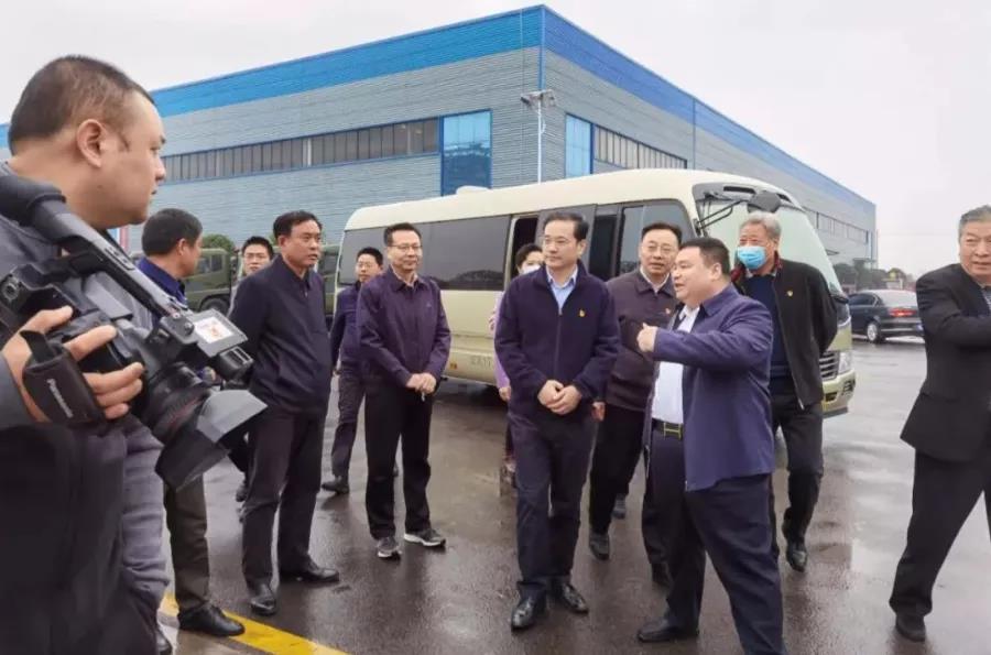 市區(qū)領(lǐng)導赴程力汽車集團視察指導專汽暨應急裝備核心產(chǎn)業(yè)