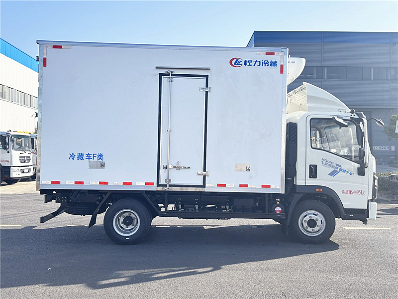 重汽豪沃統(tǒng)帥寬體冷藏車