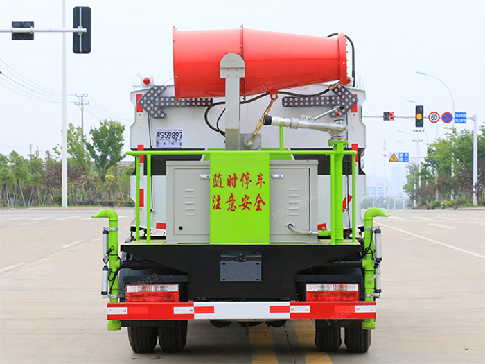 東風福瑞卡F6霧炮抑塵車