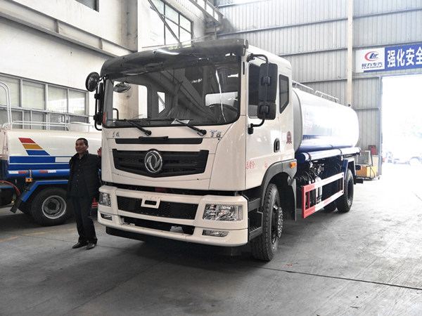 東風T5新款灑水車